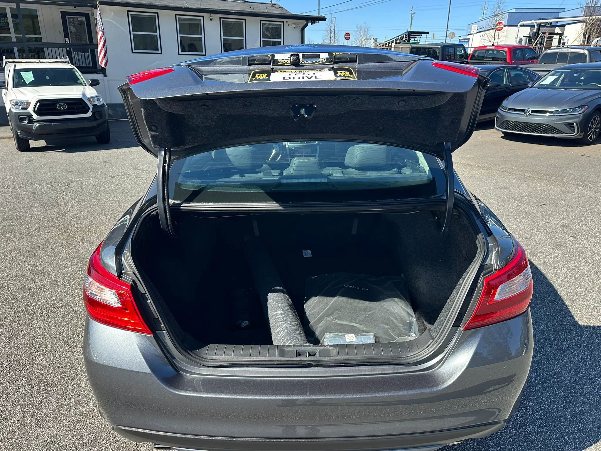 Used 2016 Nissan Altima 2.5 SL w/ 2.5 Technology Package image 16