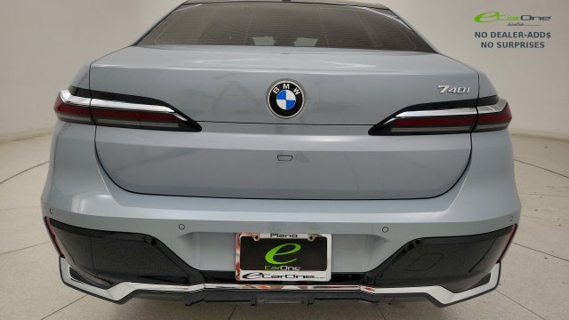 Used 2025 BMW 740i RWD image 27