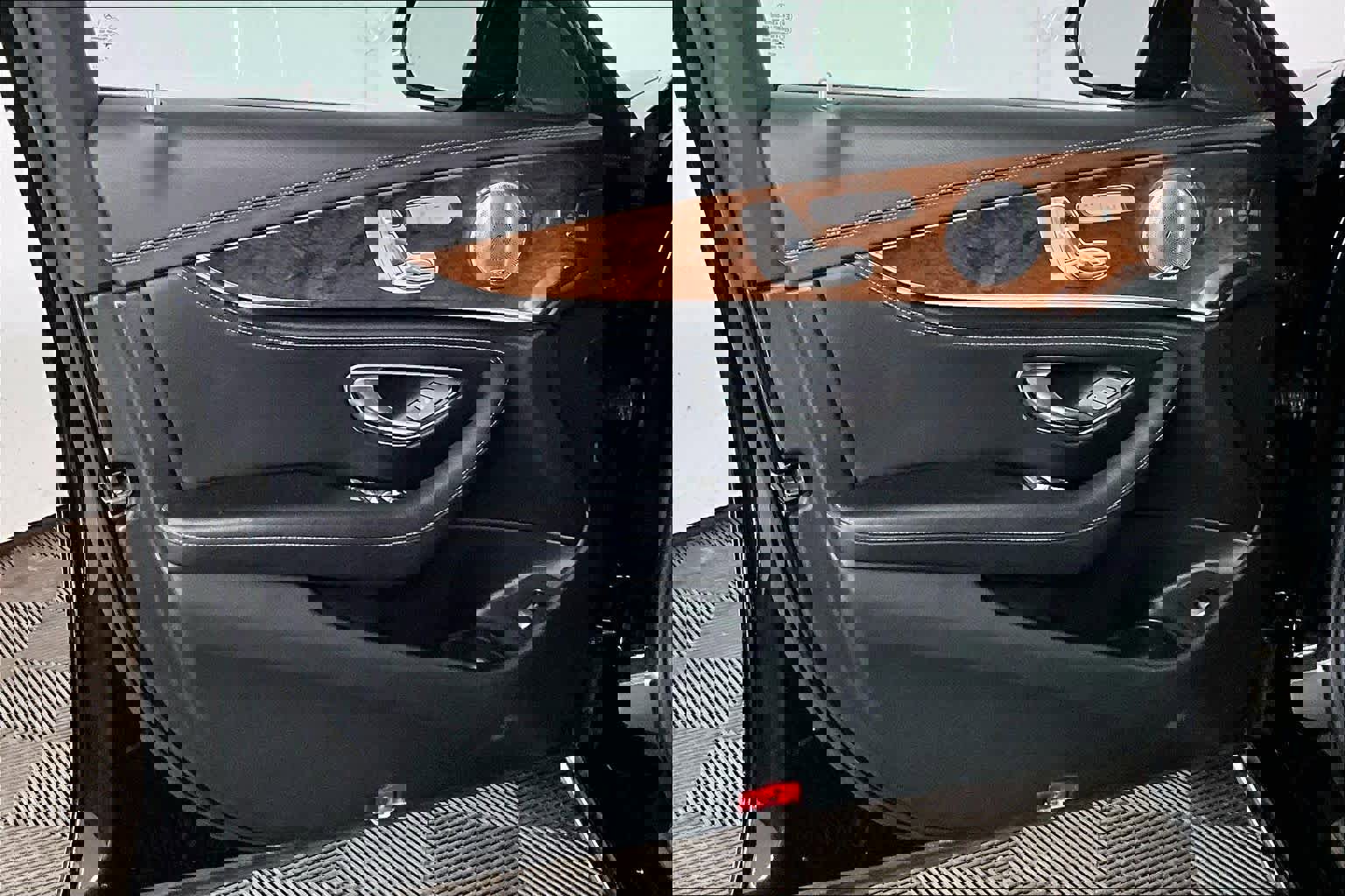 Used 2018 Mercedes-Benz E 300 4MATIC image 22