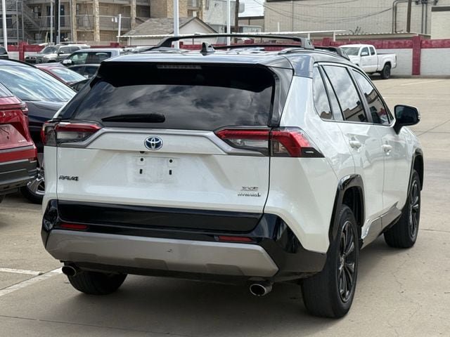 Used 2022 Toyota RAV4 XSE AWD/4WD image 4