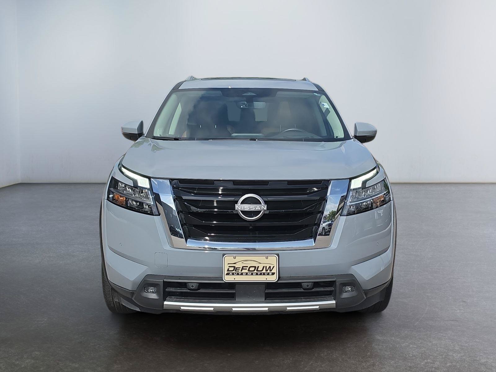 Used 2024 Nissan Pathfinder Platinum AWD/4WD image 8