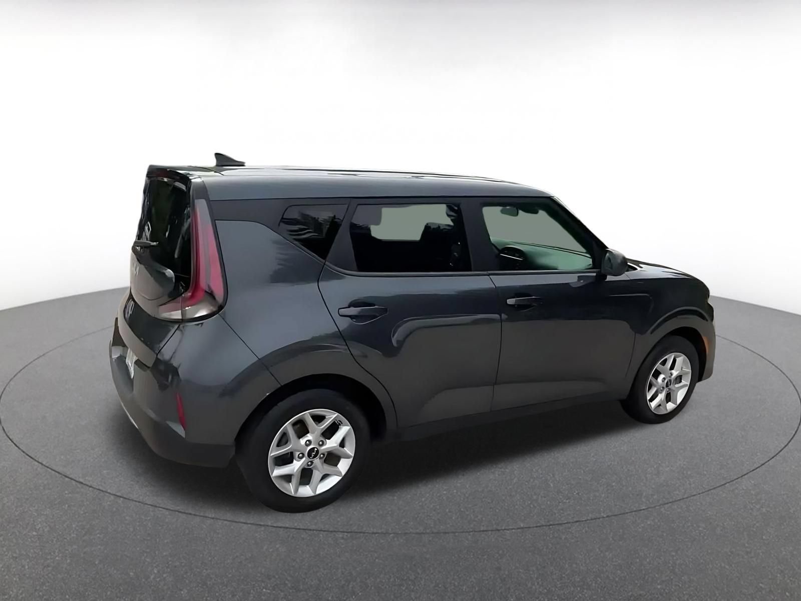 Used 2025 Kia Soul LX w/ LX Technology Package FWD image 14