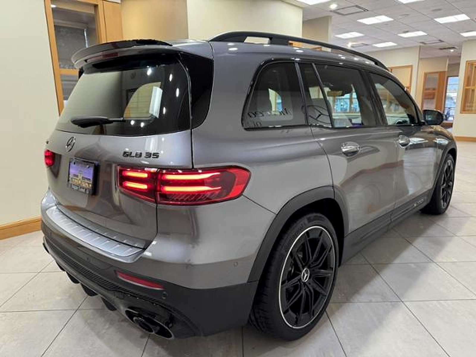 Certified 2025 Mercedes-Benz GLB 35 AMG 4MATIC image 5