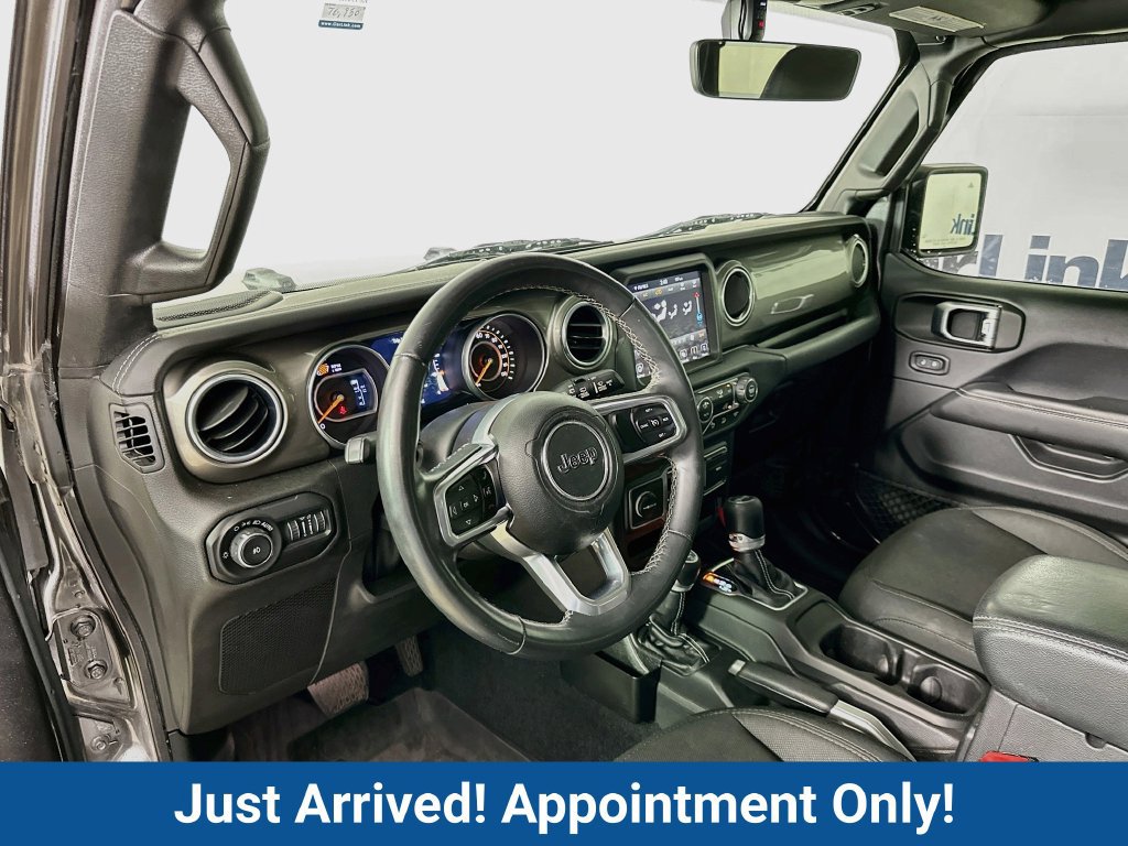 Used 2018 Jeep Wrangler Unlimited Sahara AWD/4WD image 10