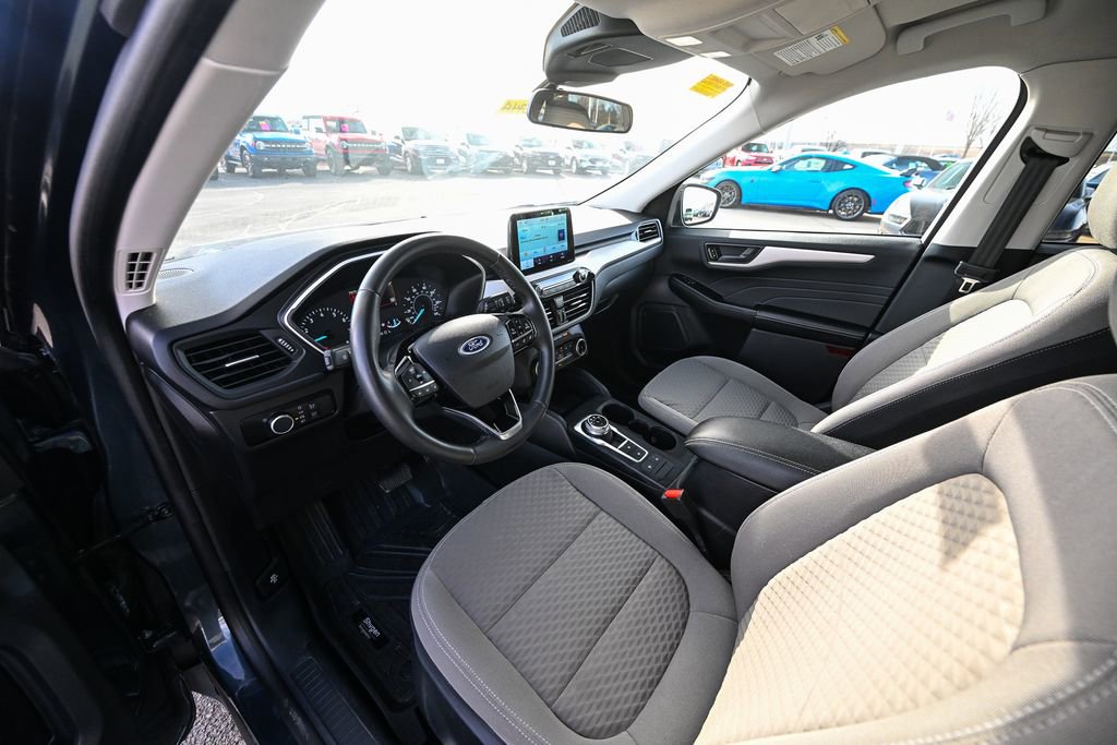 Certified 2022 Ford Escape SE w/ SE Sport Appearance Package AWD/4WD image 17