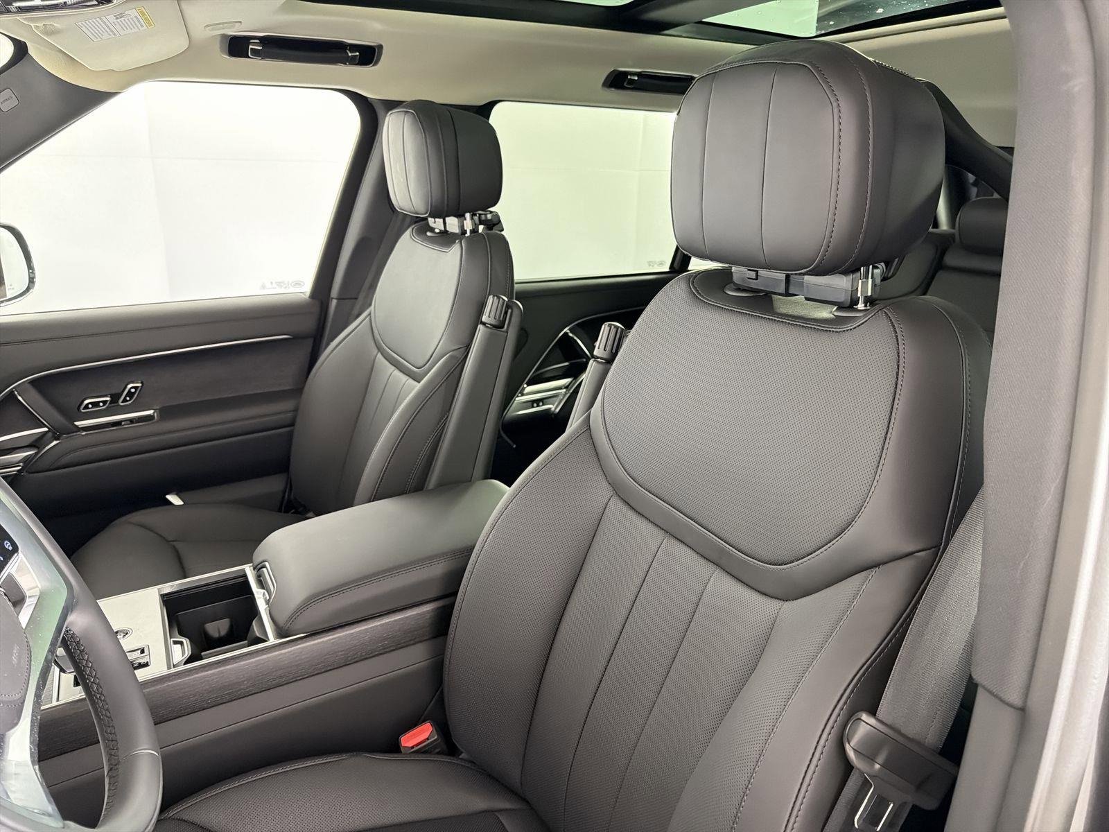 New 2025 Land Rover Range Rover Long Wheelbase SE image 25