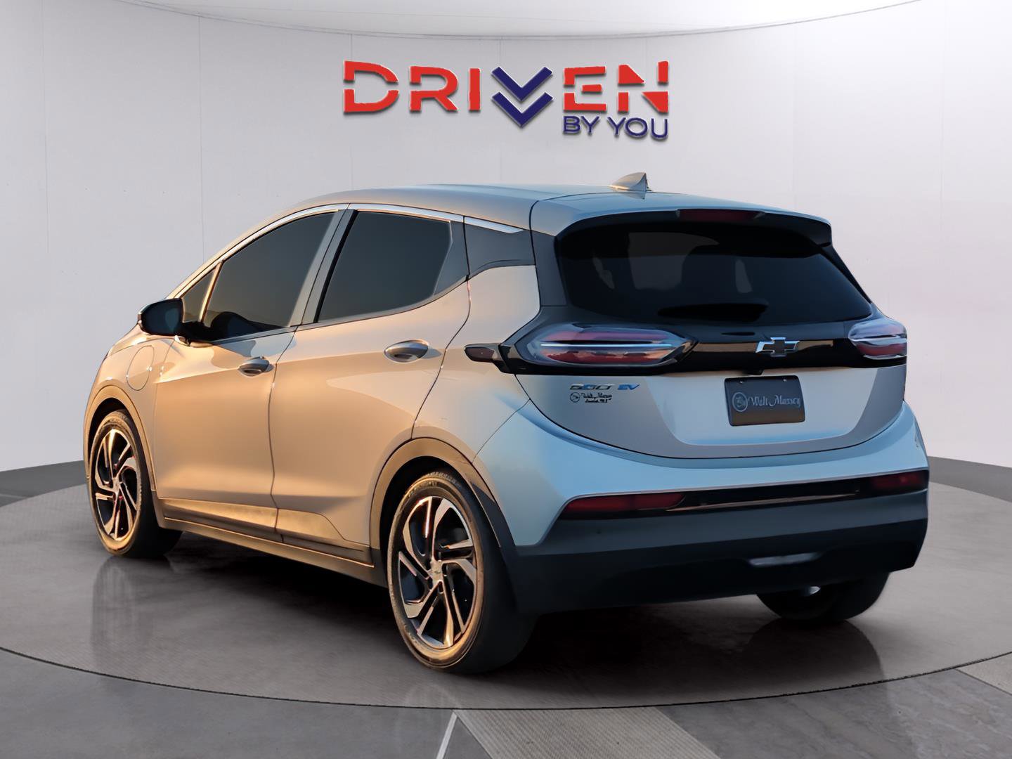 Used 2022 Chevrolet Bolt LT w/ Infotainment Package image 3