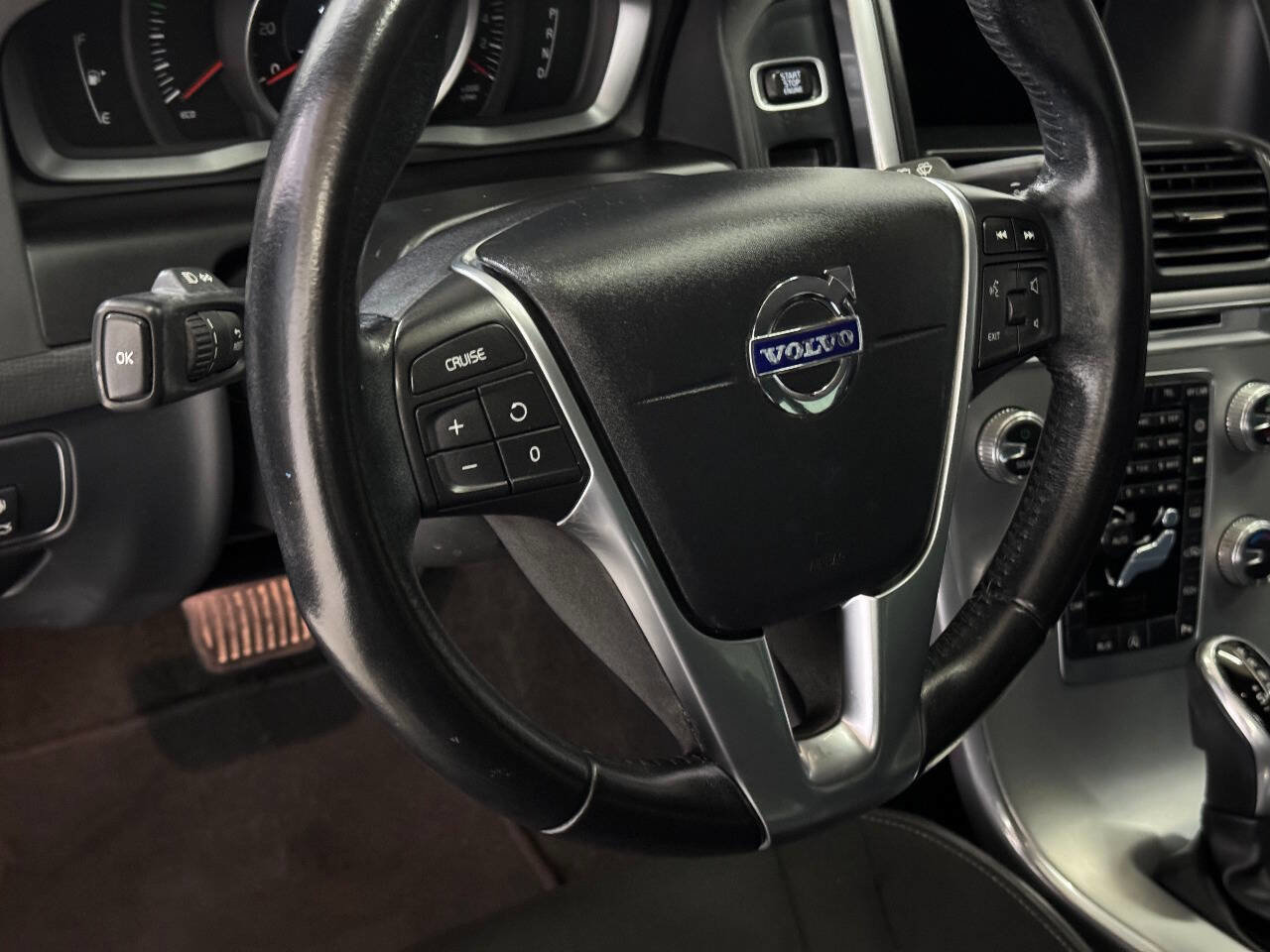 Used 2017 Volvo XC60 T5 w/ Tailgate Package image 50