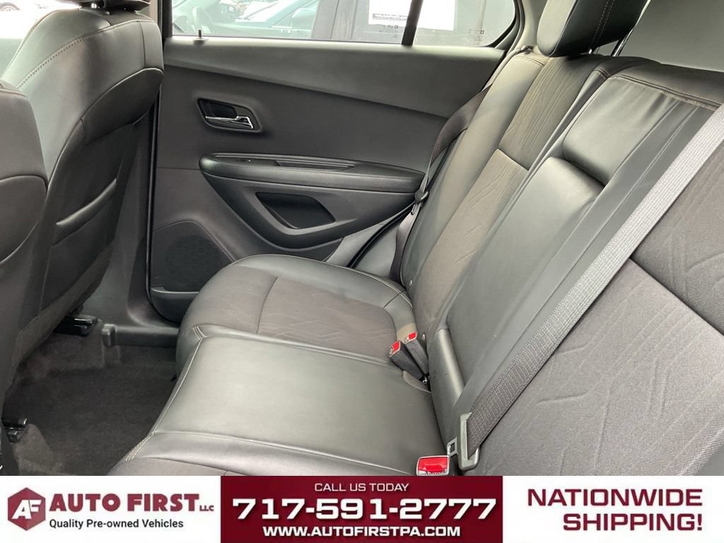 Used 2022 Chevrolet Trax LT w/ LT Convenience Package AWD/4WD image 13
