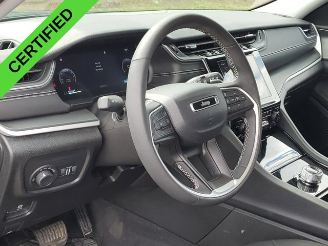 Used 2023 Jeep Grand Cherokee Laredo w/ Luxury Tech Group I AWD/4WD image 8