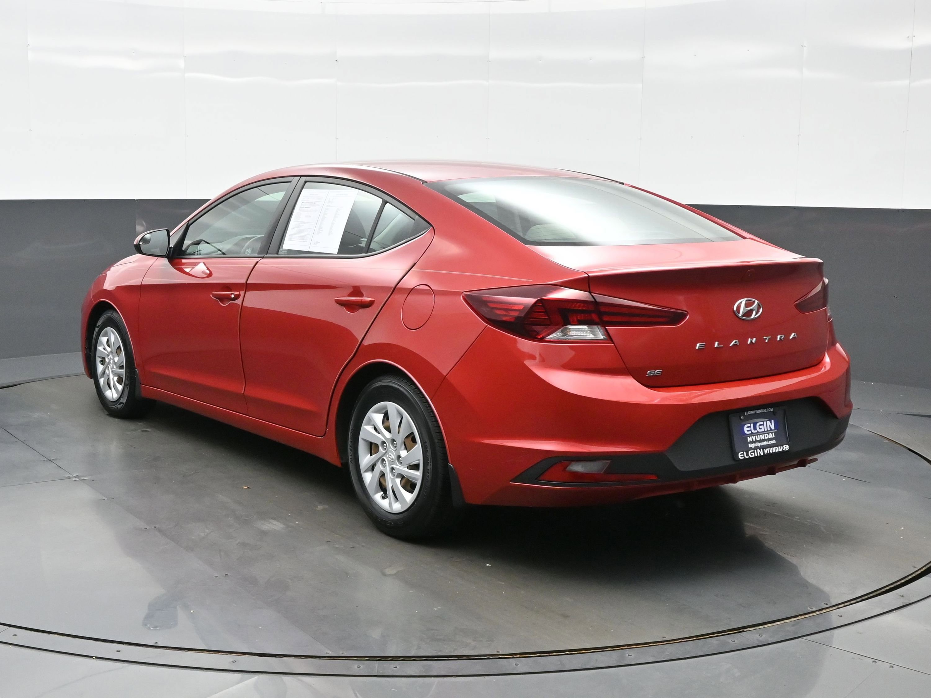 Used 2019 Hyundai Elantra SE FWD image 4
