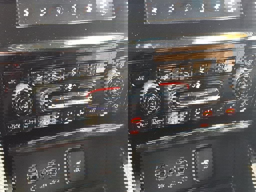 Used 2023 Jeep Grand Cherokee L Laredo w/ Luxury Tech Group I image 24