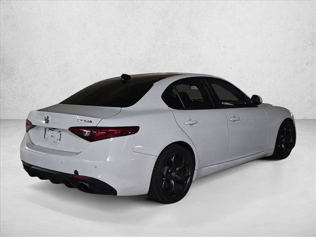 Used 2017 Alfa Romeo Giulia Ti w/ TI 19" Sport Package RWD image 5