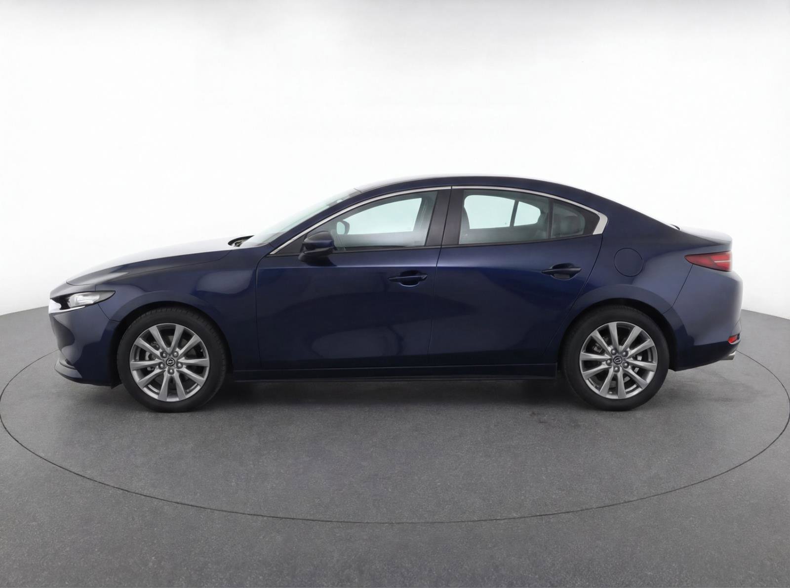 Used 2020 MAZDA MAZDA3 Sedan image 4