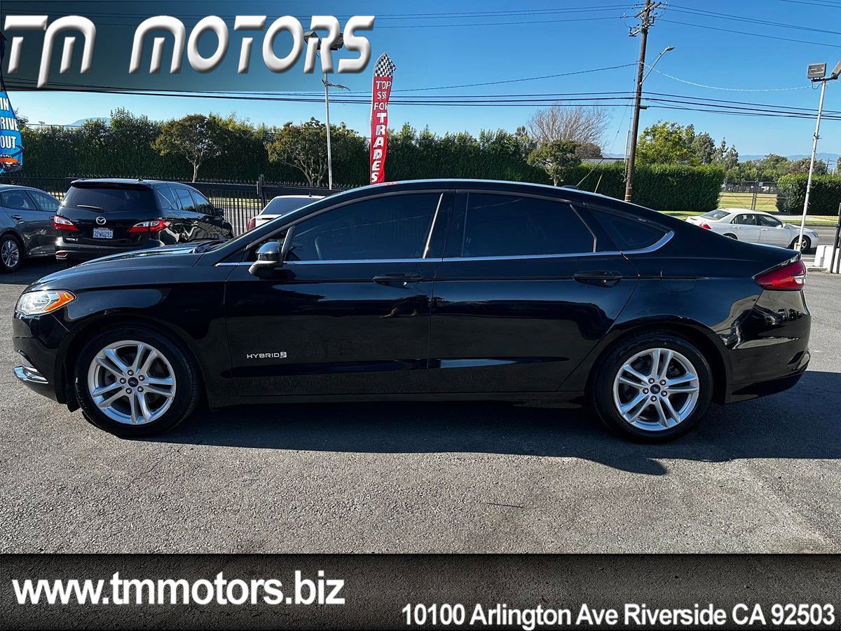 Used 2018 Ford Fusion SE image 3