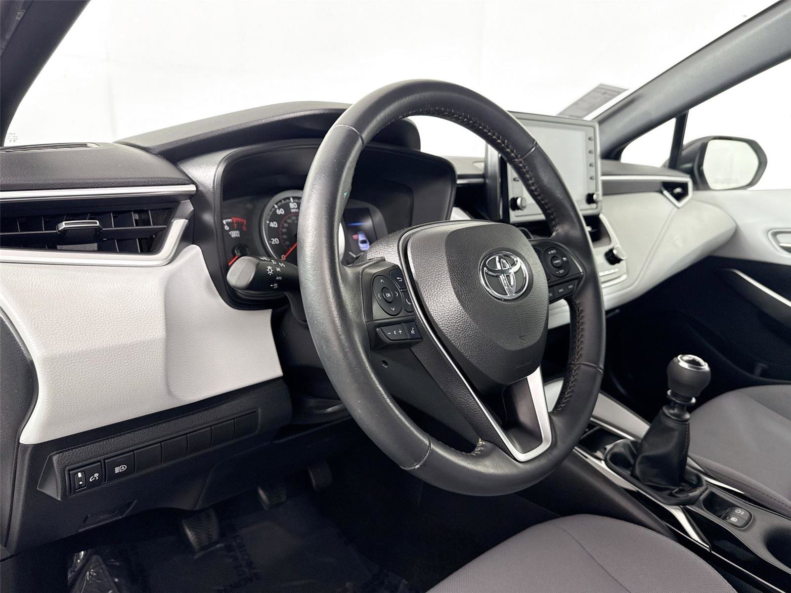 Certified 2022 Toyota Corolla SE w/ Carpet Mat Package (TMS) image 4