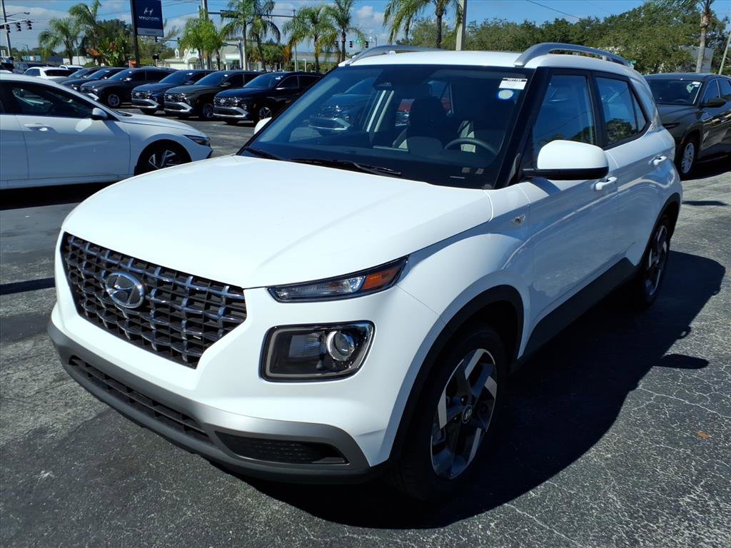 Used 2026 Hyundai Venue SEL image 3
