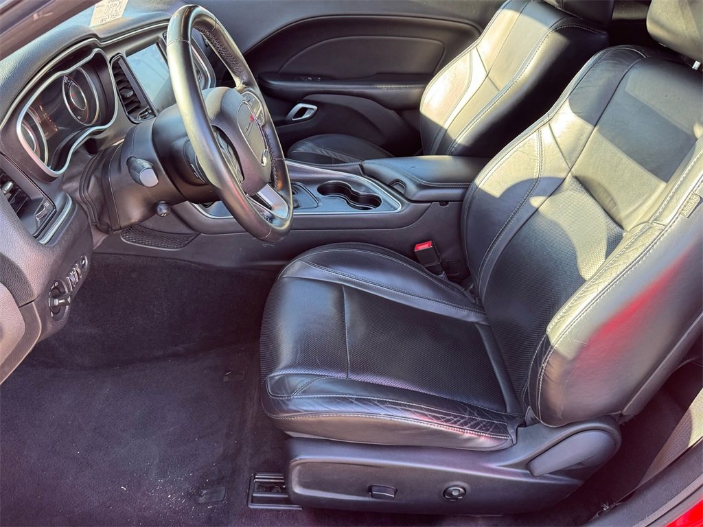 Used 2015 Dodge Challenger SXT Plus w/ Technology Group image 11