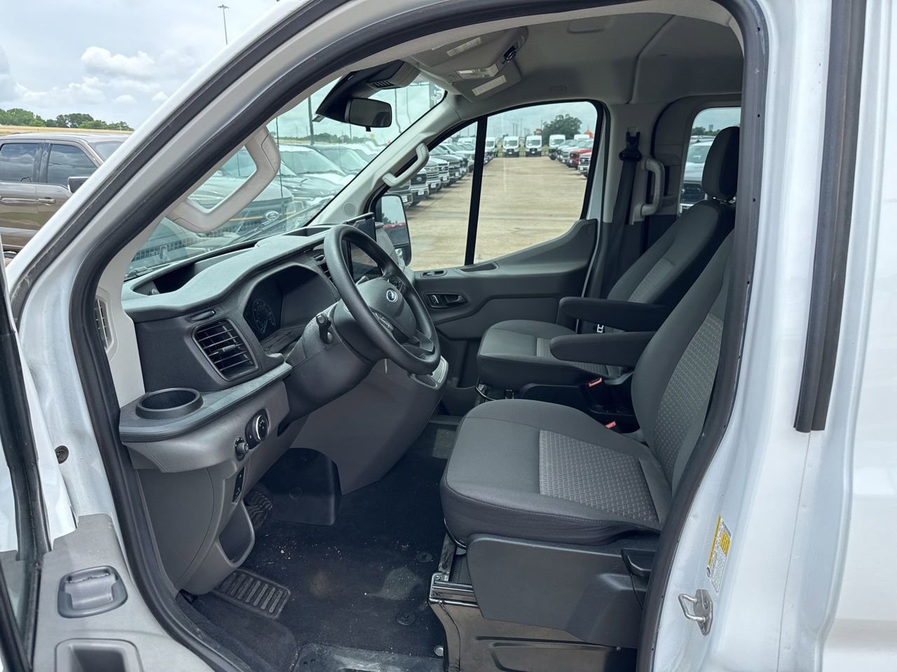 Used 2024 Ford Transit 350 XLT RWD image 18