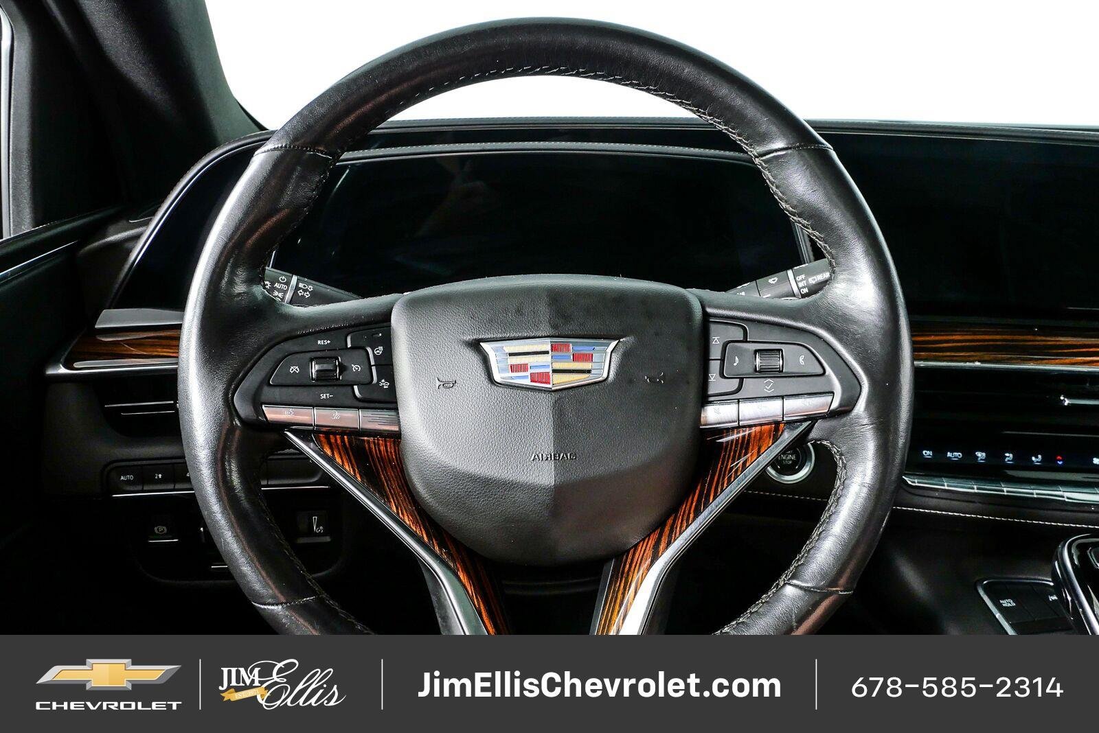 Used 2021 Cadillac Escalade Premium Luxury AWD/4WD image 10