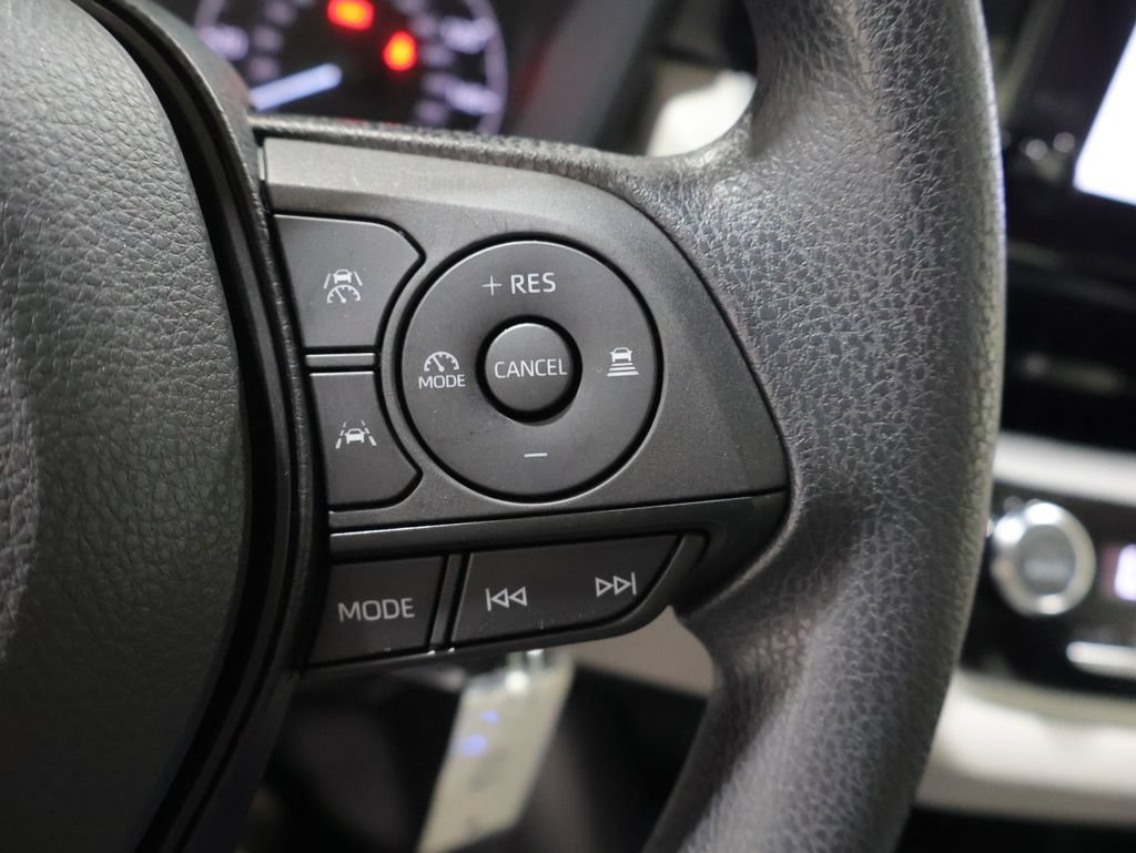 Used 2025 Toyota Corolla LE FWD image 37