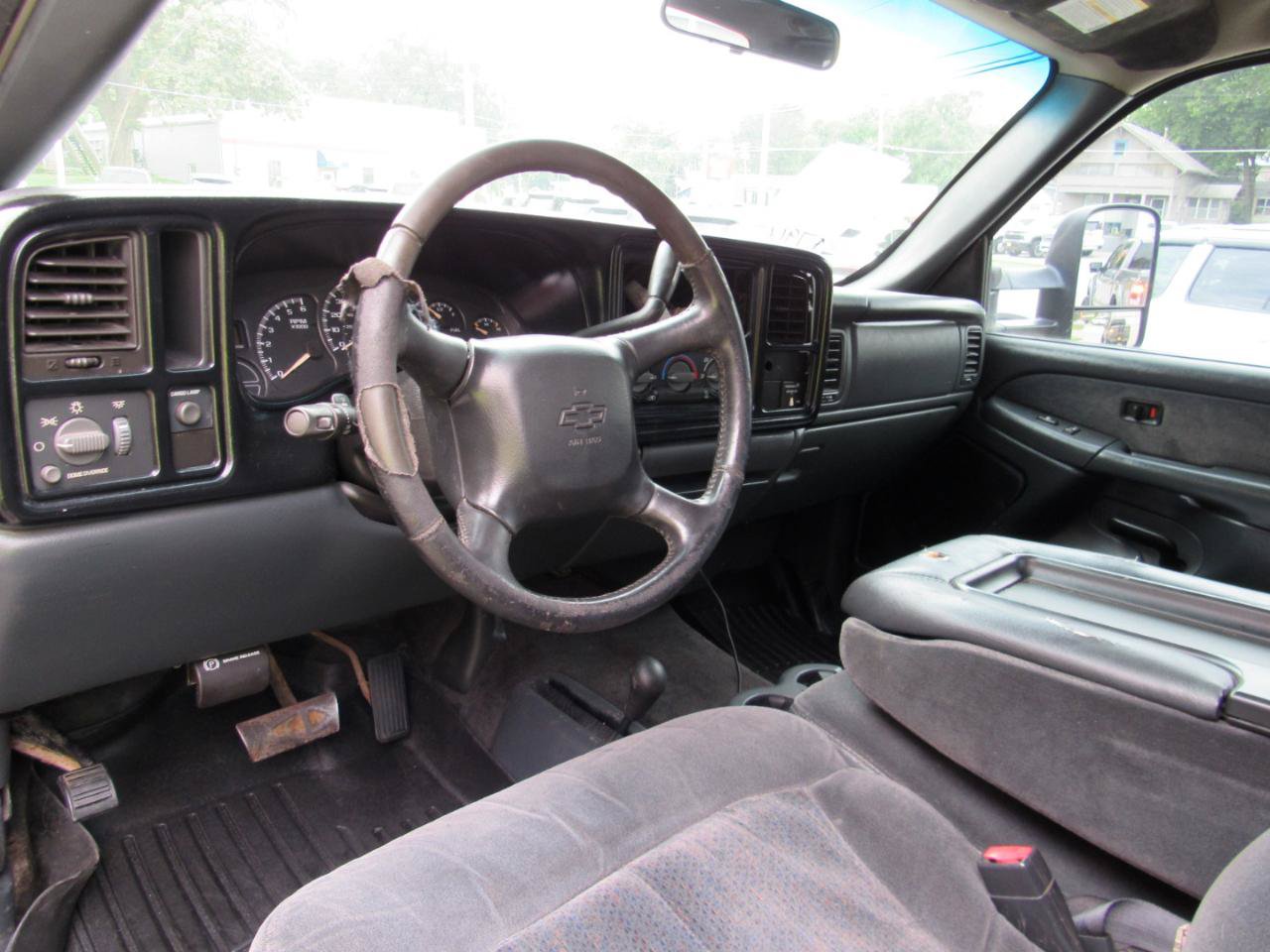 Used 2002 Chevrolet Silverado 2500 LS AWD/4WD image 4
