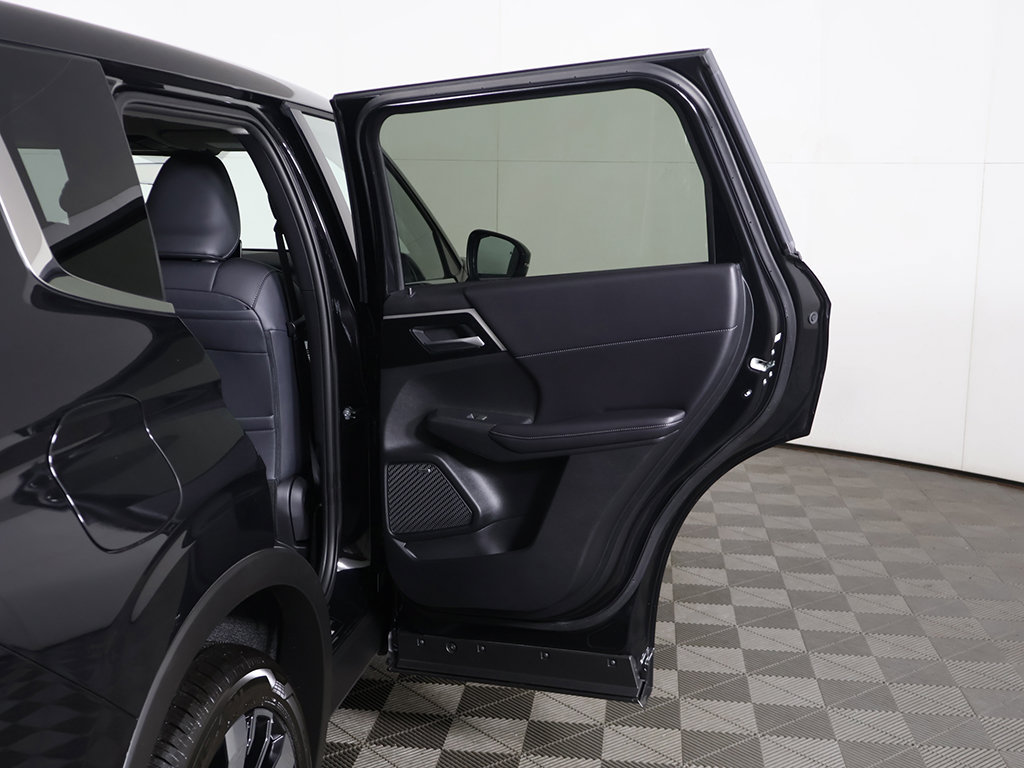 New 2026 Mitsubishi Outlander SE FWD image 24
