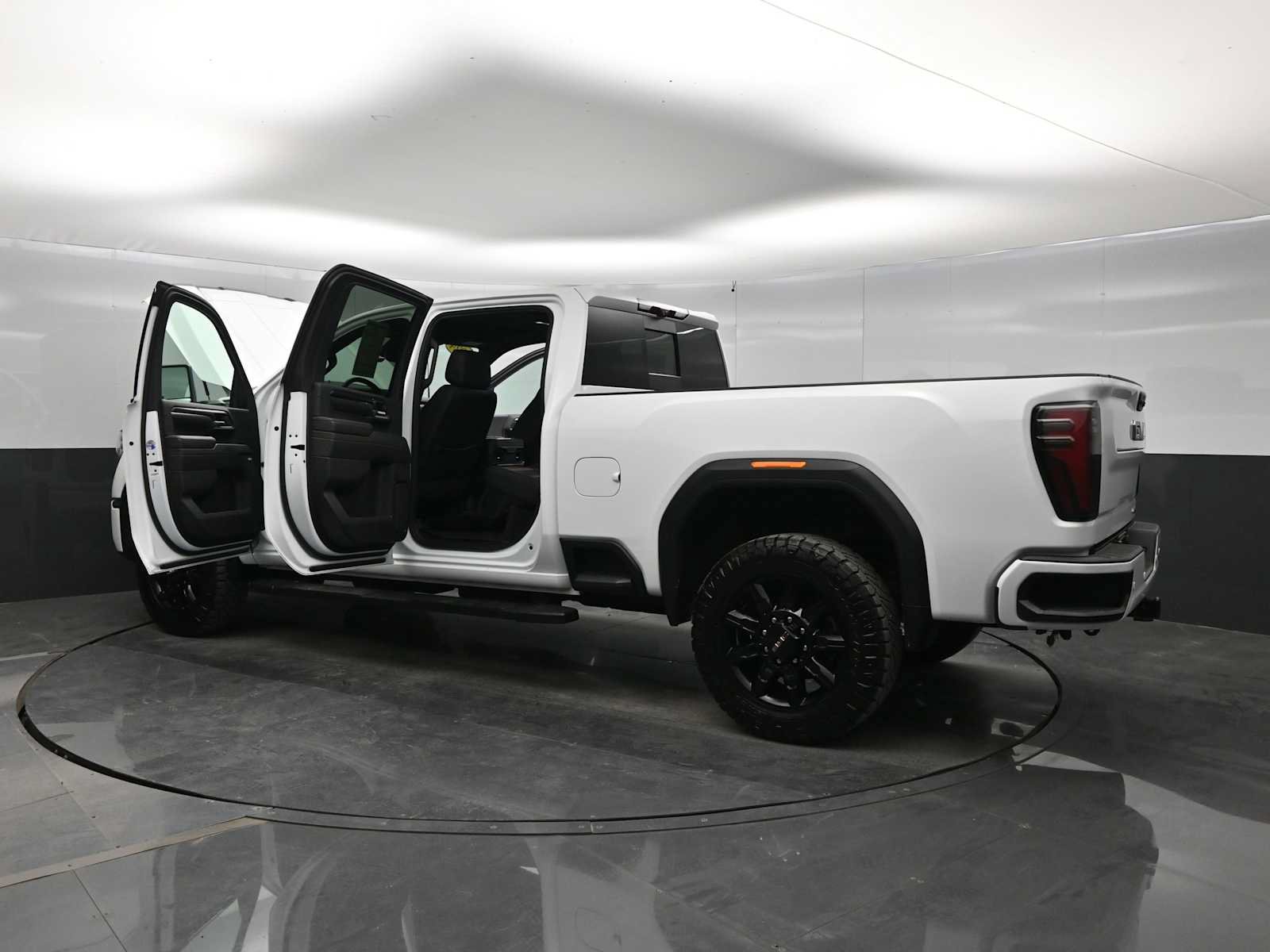 Used 2024 GMC Sierra 2500 AT4 w/ AT4 Premium Plus Package AWD/4WD image 47