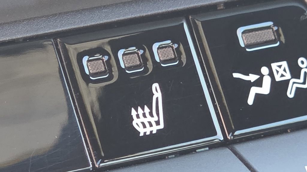 Used 2025 Toyota Camry XSE image 4