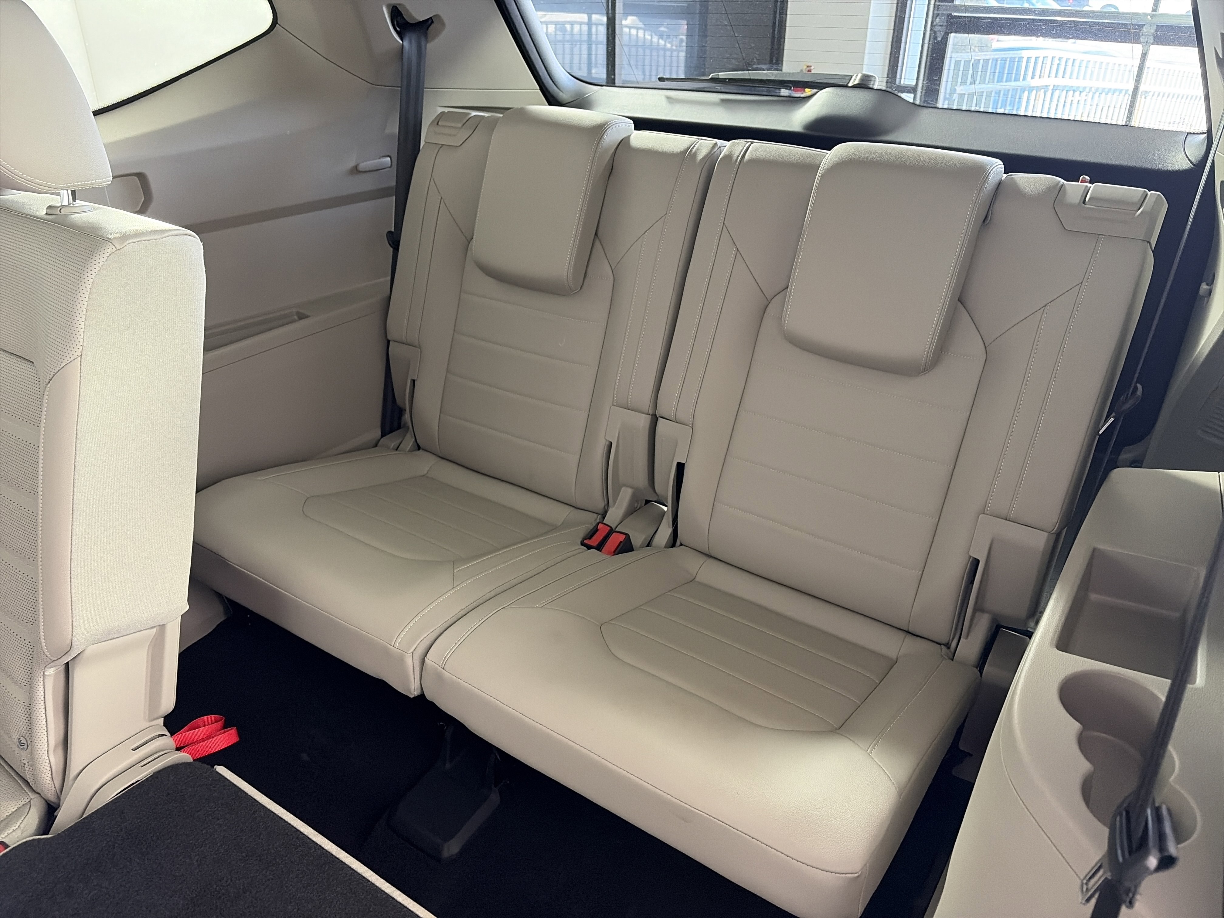 Used 2025 Volkswagen Atlas SEL image 8