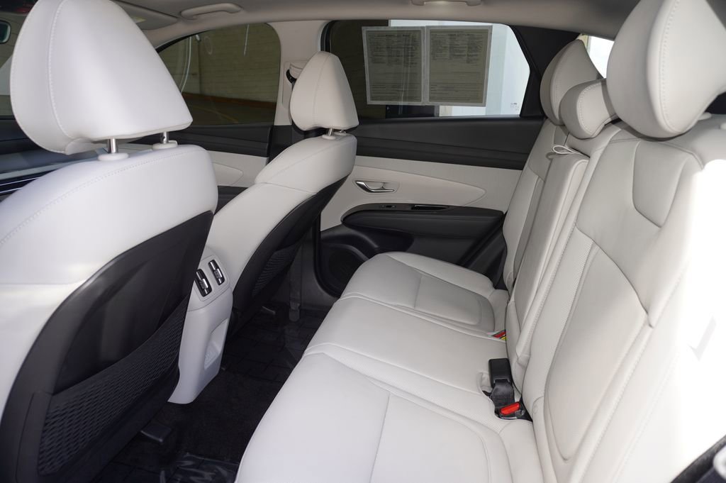 Used 2025 Hyundai Tucson Limited image 11