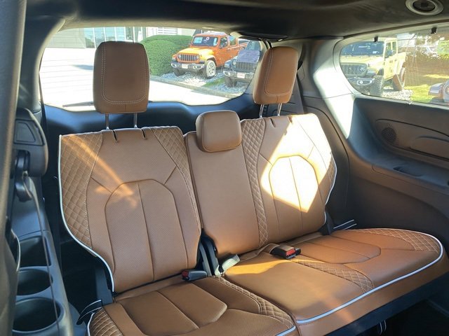 New 2026 Chrysler Pacifica Pinnacle image 36