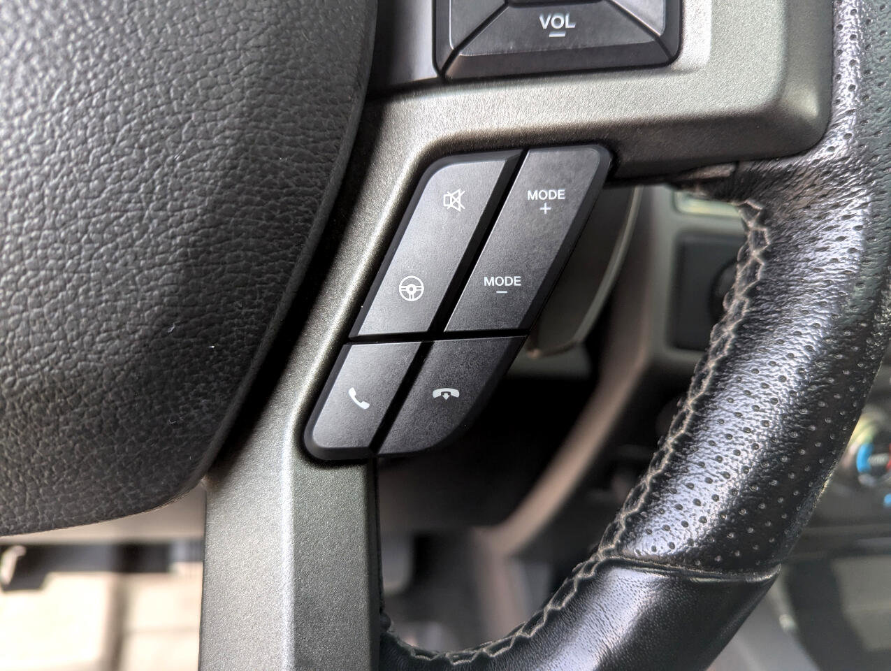 Used 2018 Ford F150 Raptor w/ Equipment Group 802A Luxury image 26