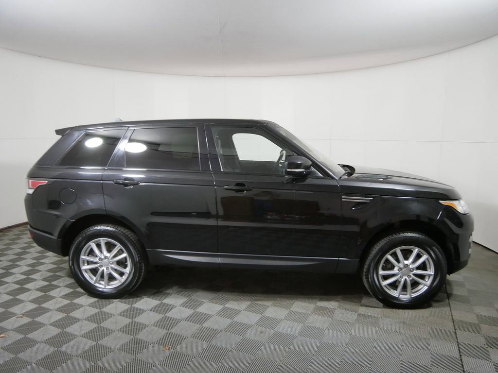 Used 2016 Land Rover Range Rover Sport SE image 2