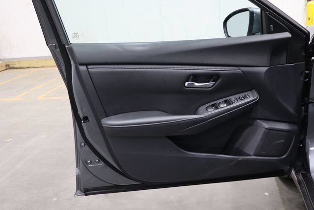 Used 2022 Nissan Sentra SV FWD image 16