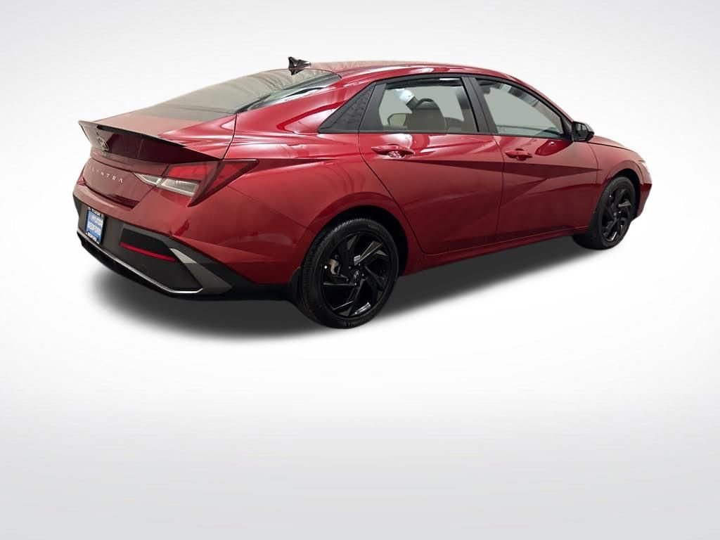 Certified 2026 Hyundai Elantra Sport FWD image 5