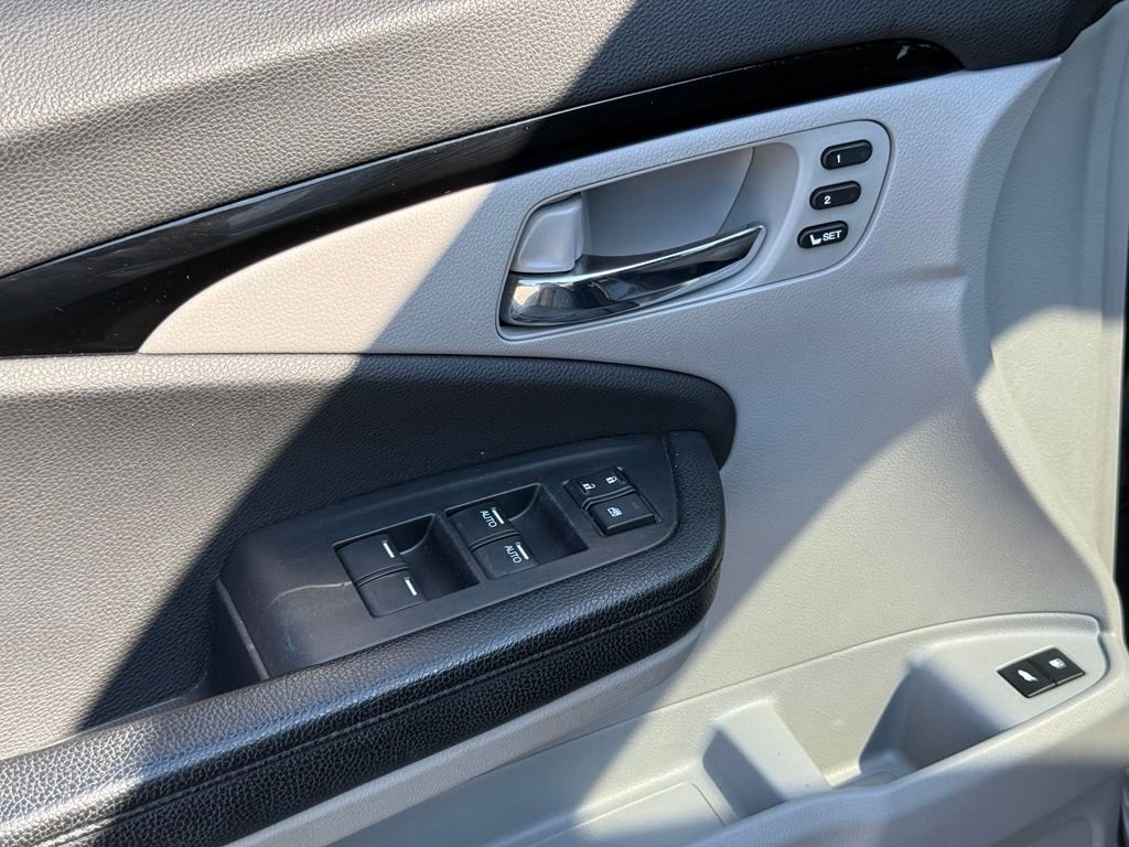 Used 2016 Honda Pilot Touring image 18