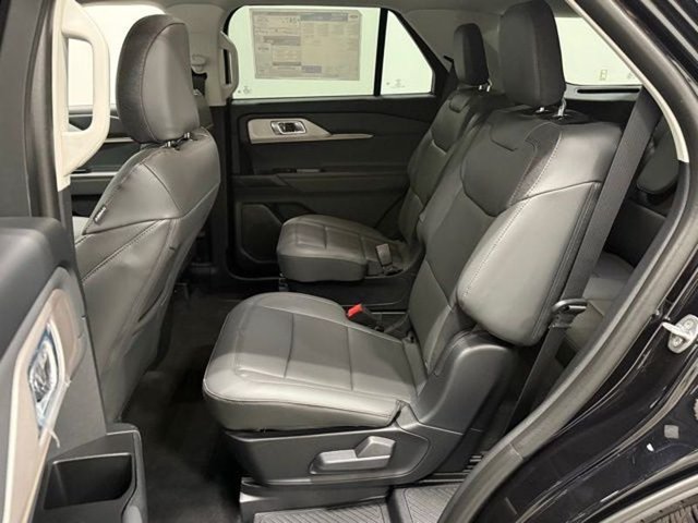 Used 2026 Ford Explorer Active w/ Active Comfort Package RWD image 27
