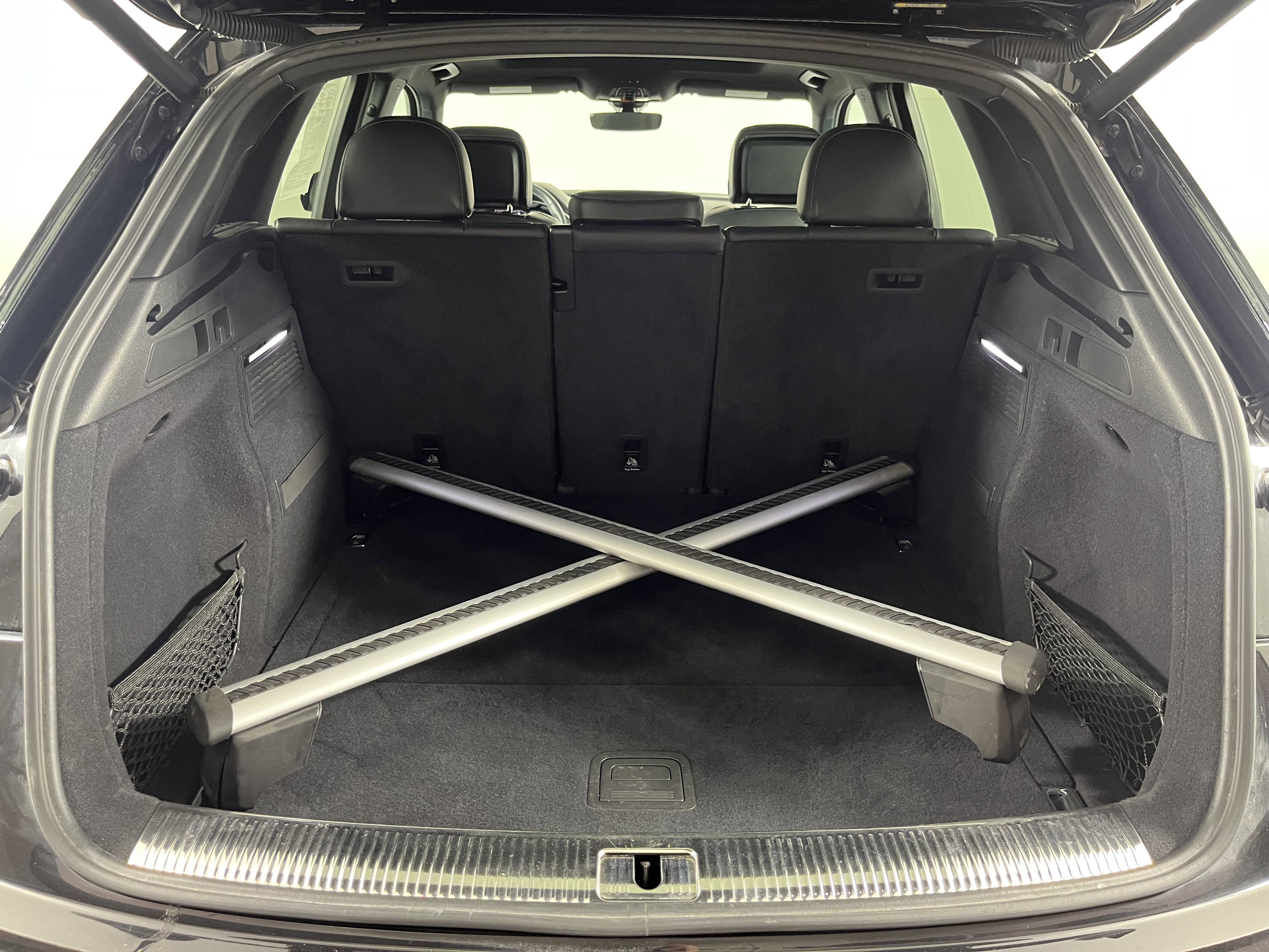 Used 2018 Audi SQ5 Premium Plus w/ Navigation Package image 27