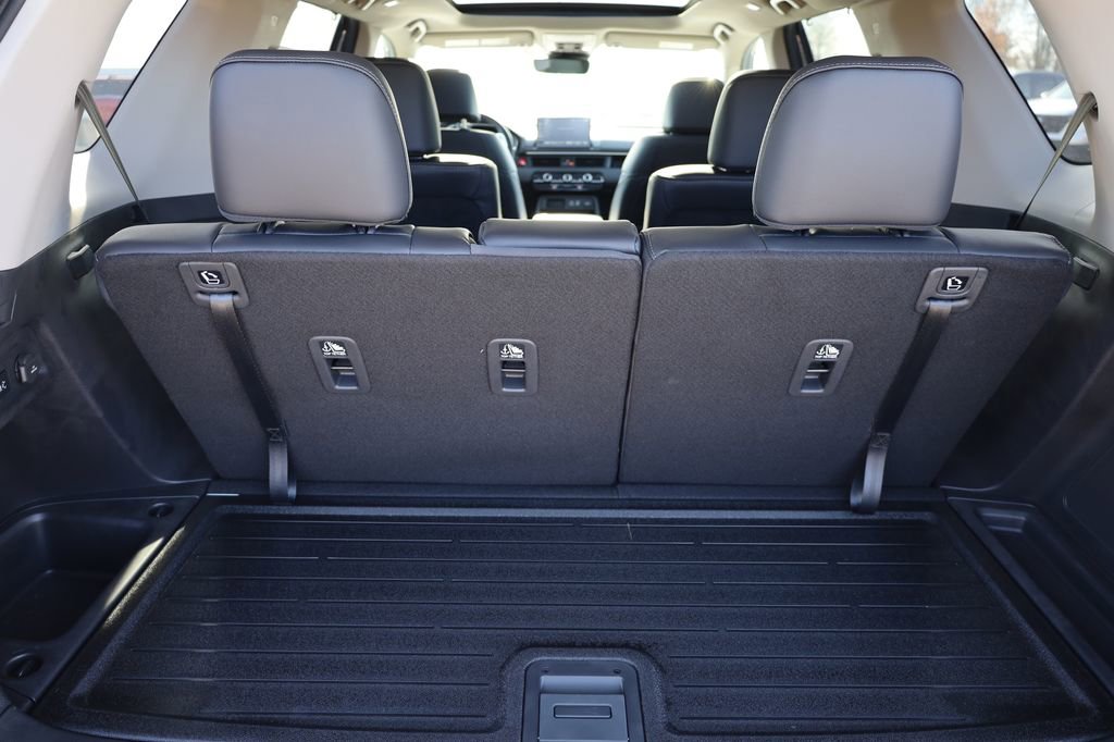 New 2025 Honda Pilot Touring image 9