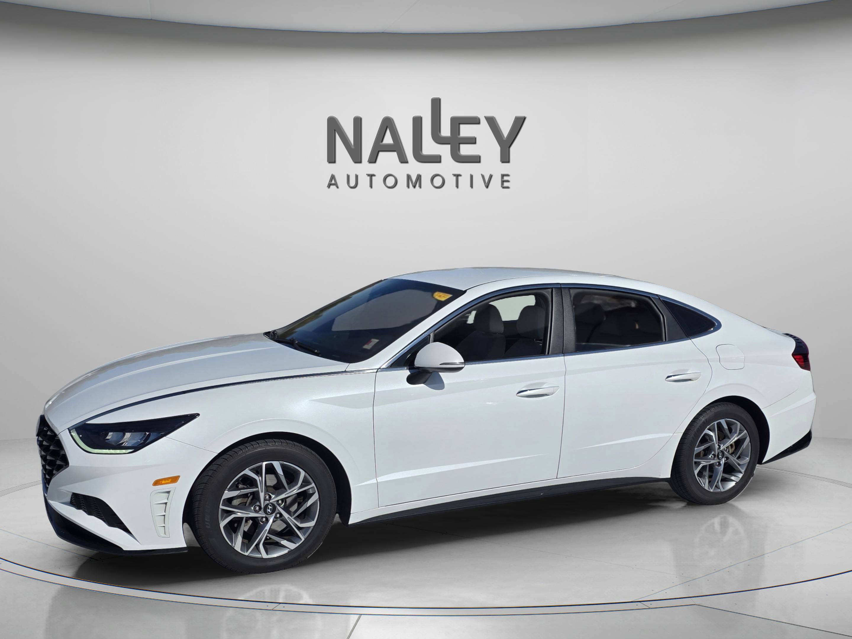 Used 2020 Hyundai Sonata SEL w/ Premium Package image 2