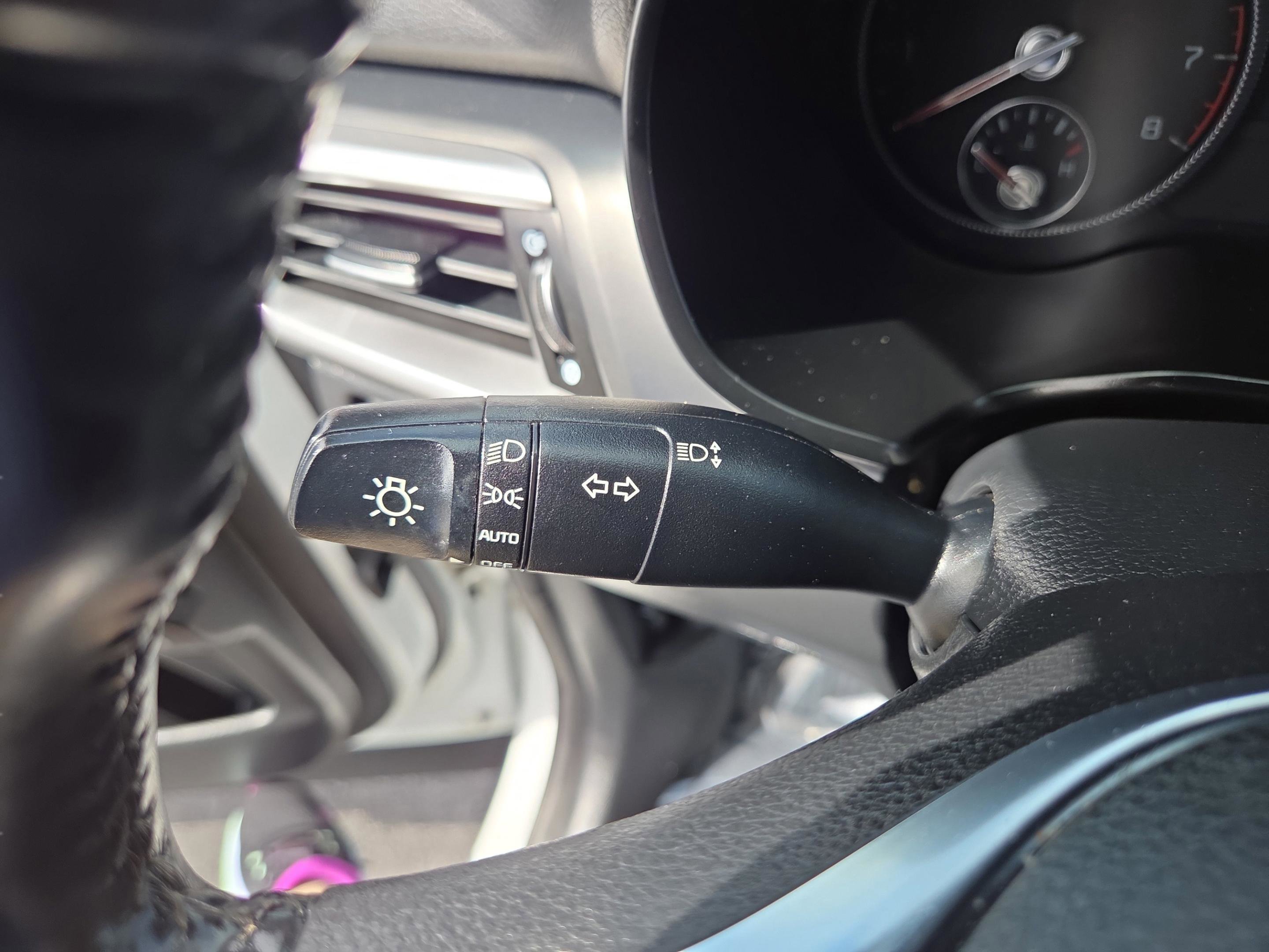 Used 2020 Kia Telluride LX image 14