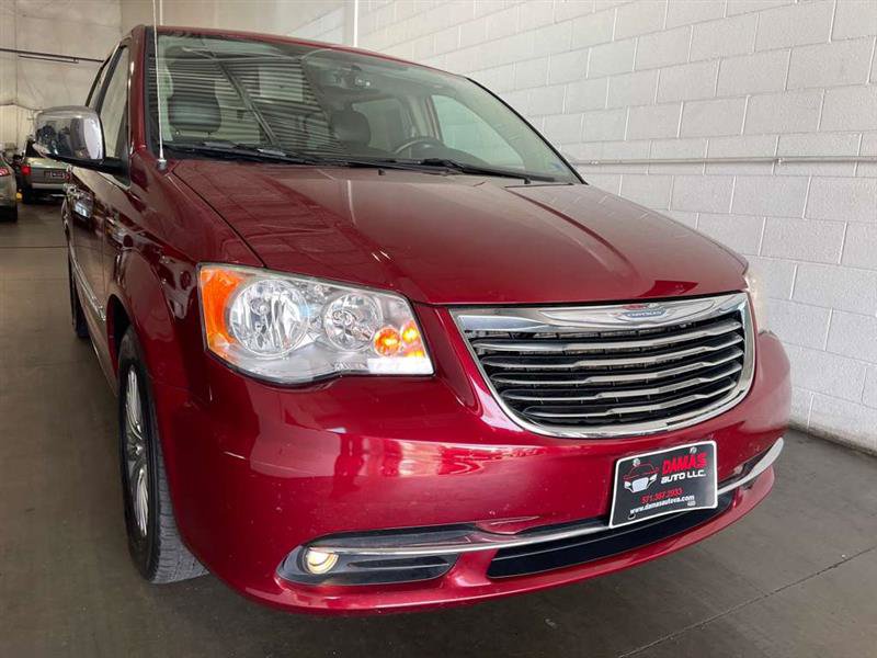 Used 2015 Chrysler Town & Country Touring-L w/ Driver Convenience Group FWD image 8