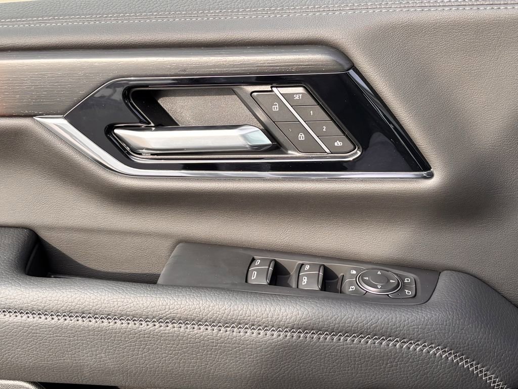 New 2026 GMC Yukon Denali w/ Denali Reserve Package image 18