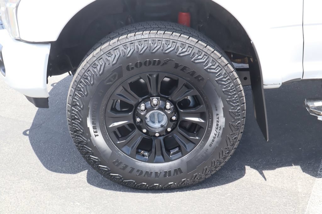Used 2022 Ford F350 Platinum w/ Tremor Off-Road Package AWD/4WD image 14