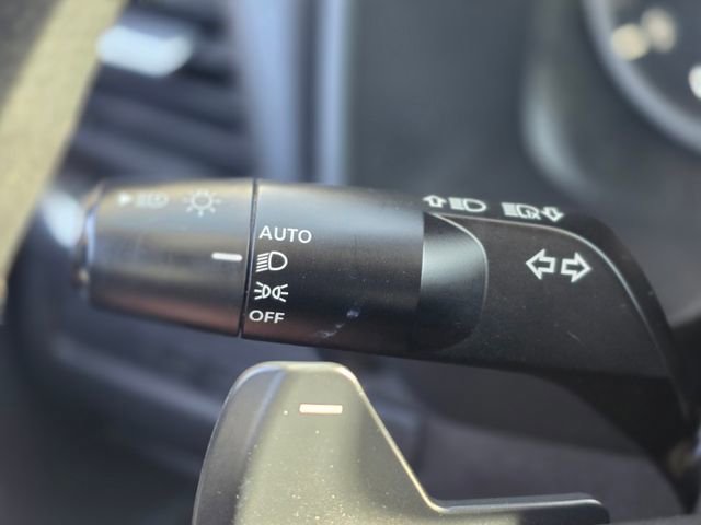 Used 2023 Nissan Rogue S image 35