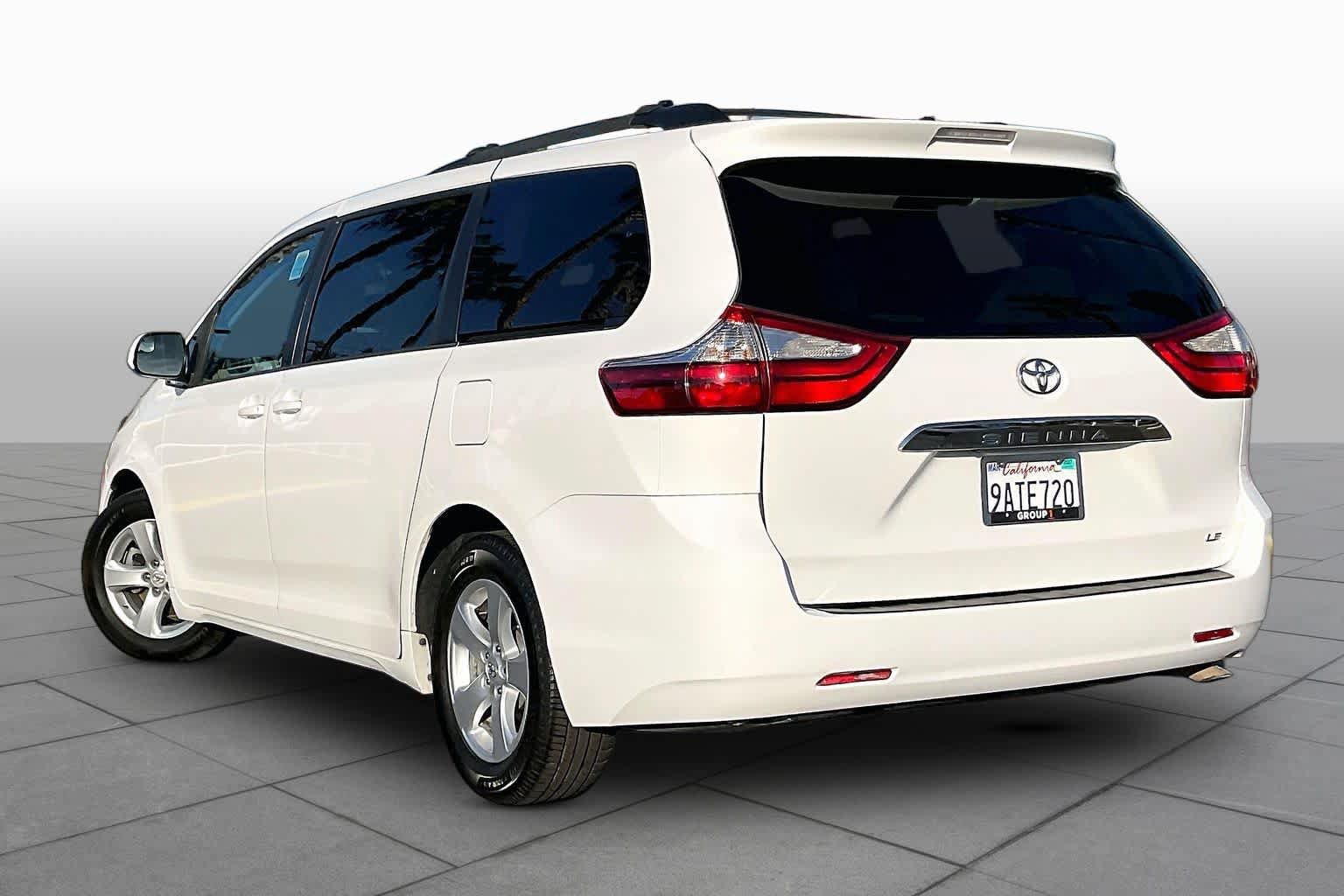 Used 2015 Toyota Sienna LE FWD image 11
