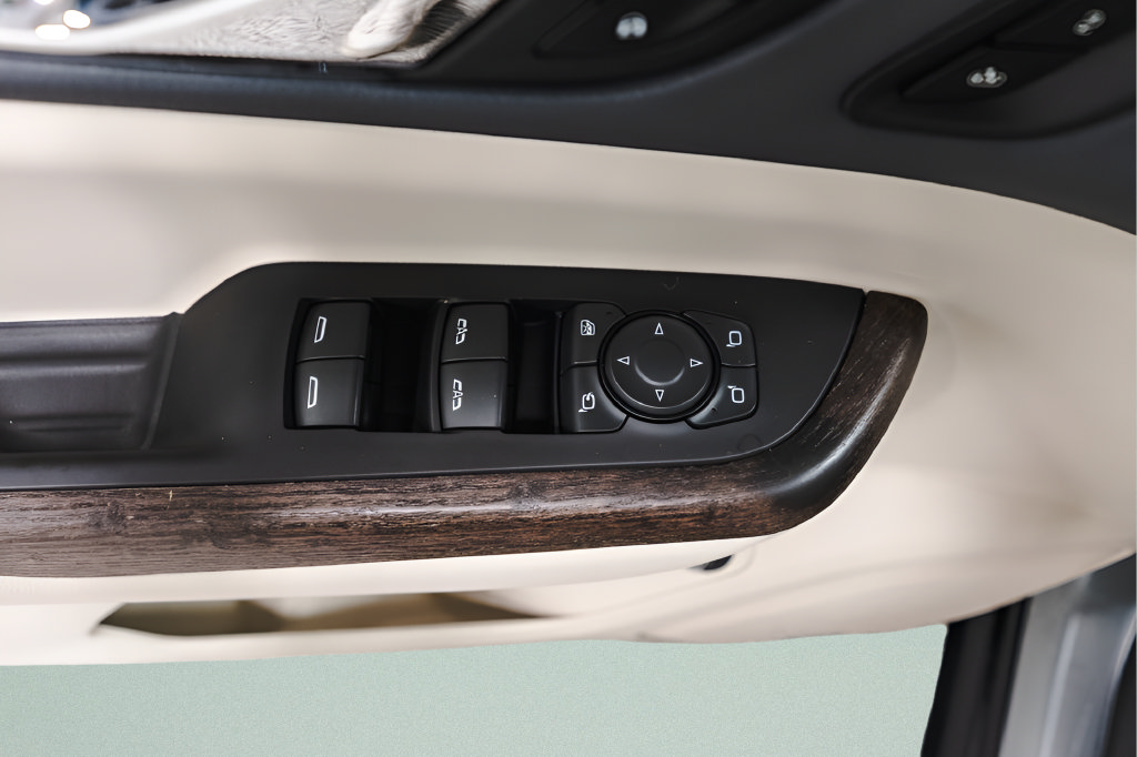 Used 2023 GMC Acadia Denali AWD/4WD image 24