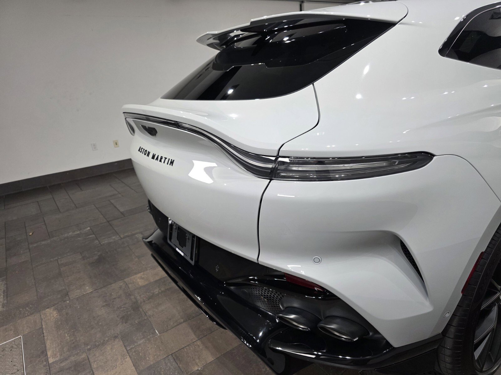 New 2026 Aston Martin DBX 707 image 8