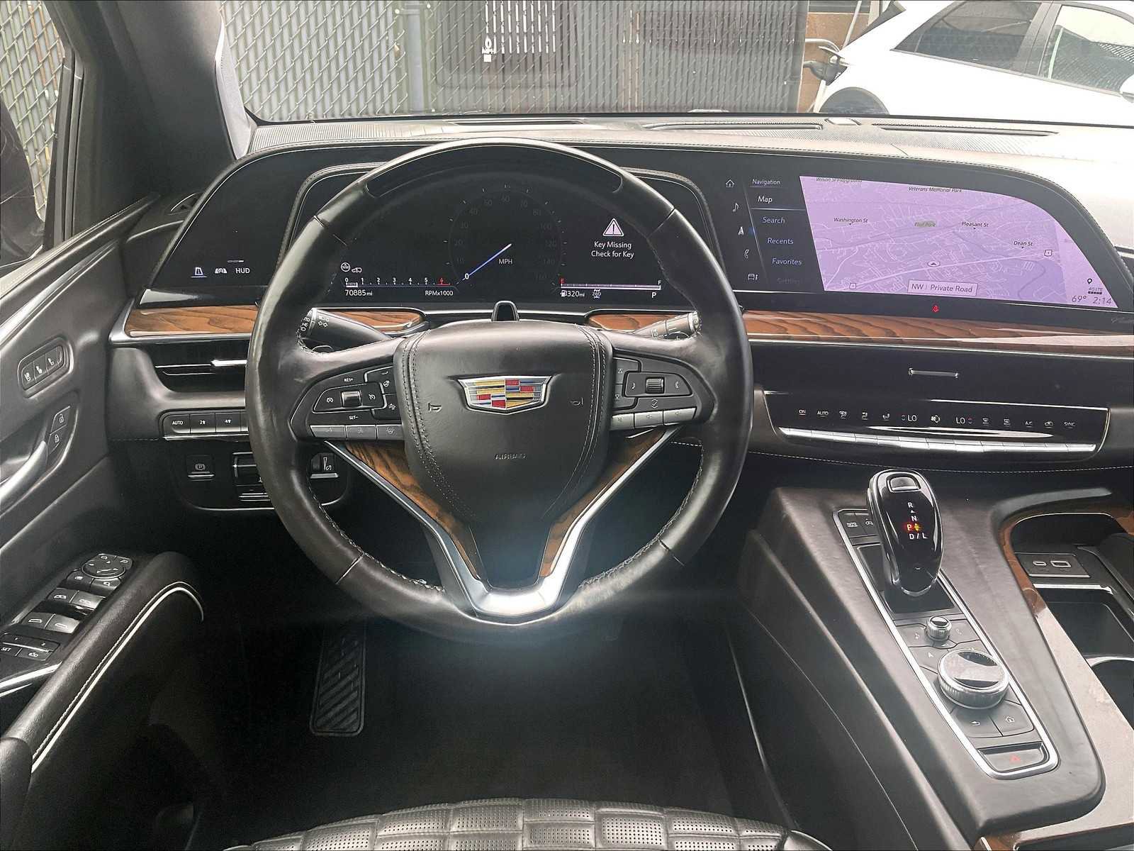 Used 2023 Cadillac Escalade Sport Platinum w/ LPO, ONYX Package image 18